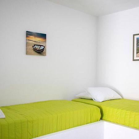 Stefanie Studios Aegina Esterno foto