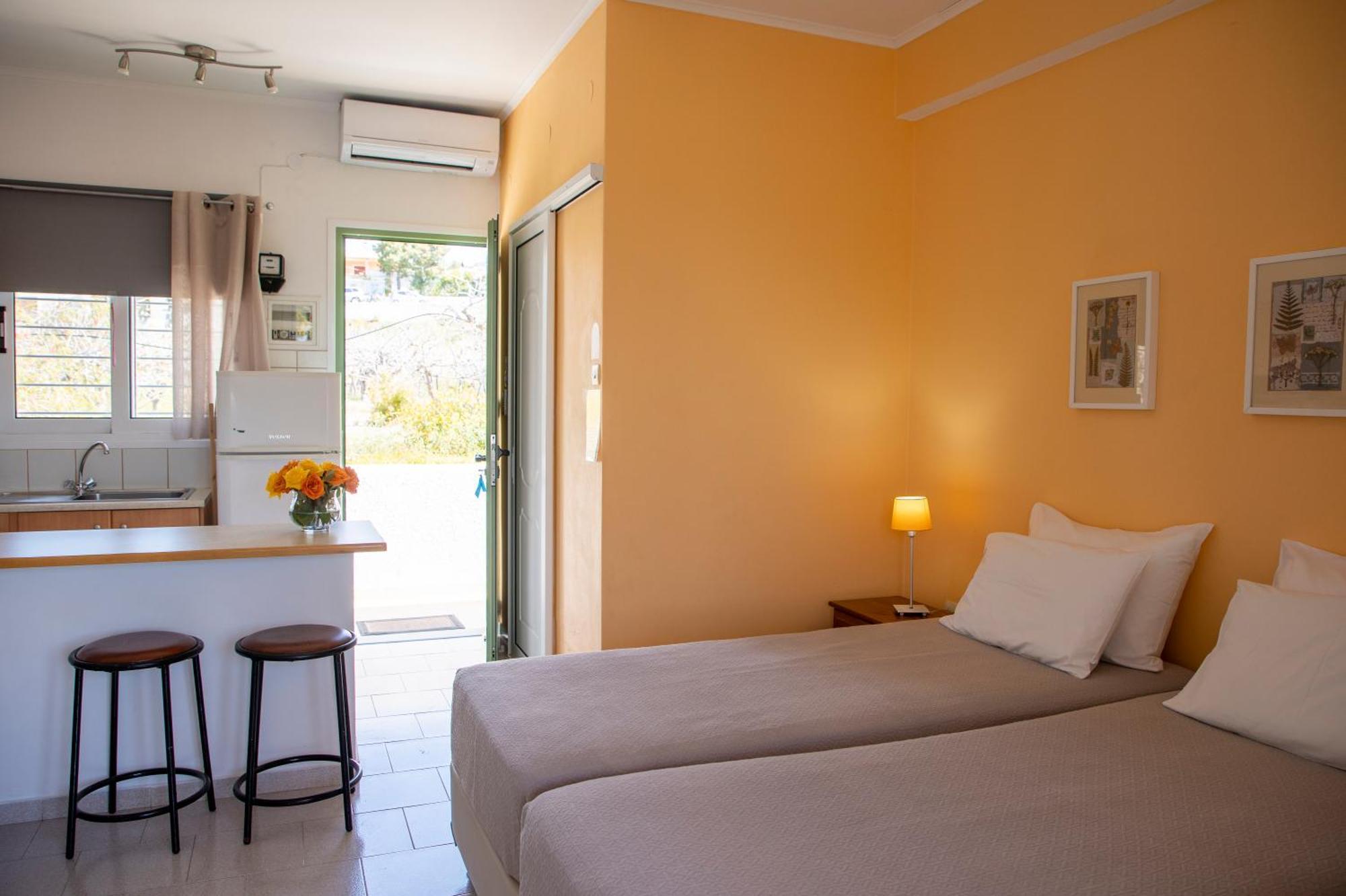 Stefanie Studios Aegina Esterno foto