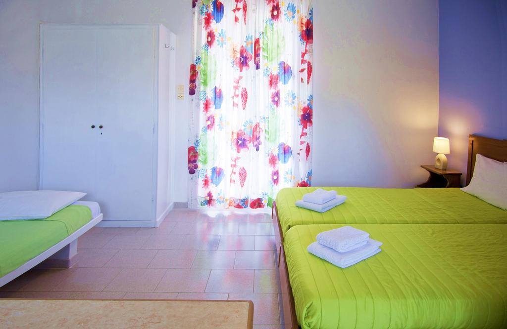 Stefanie Studios Aegina Esterno foto